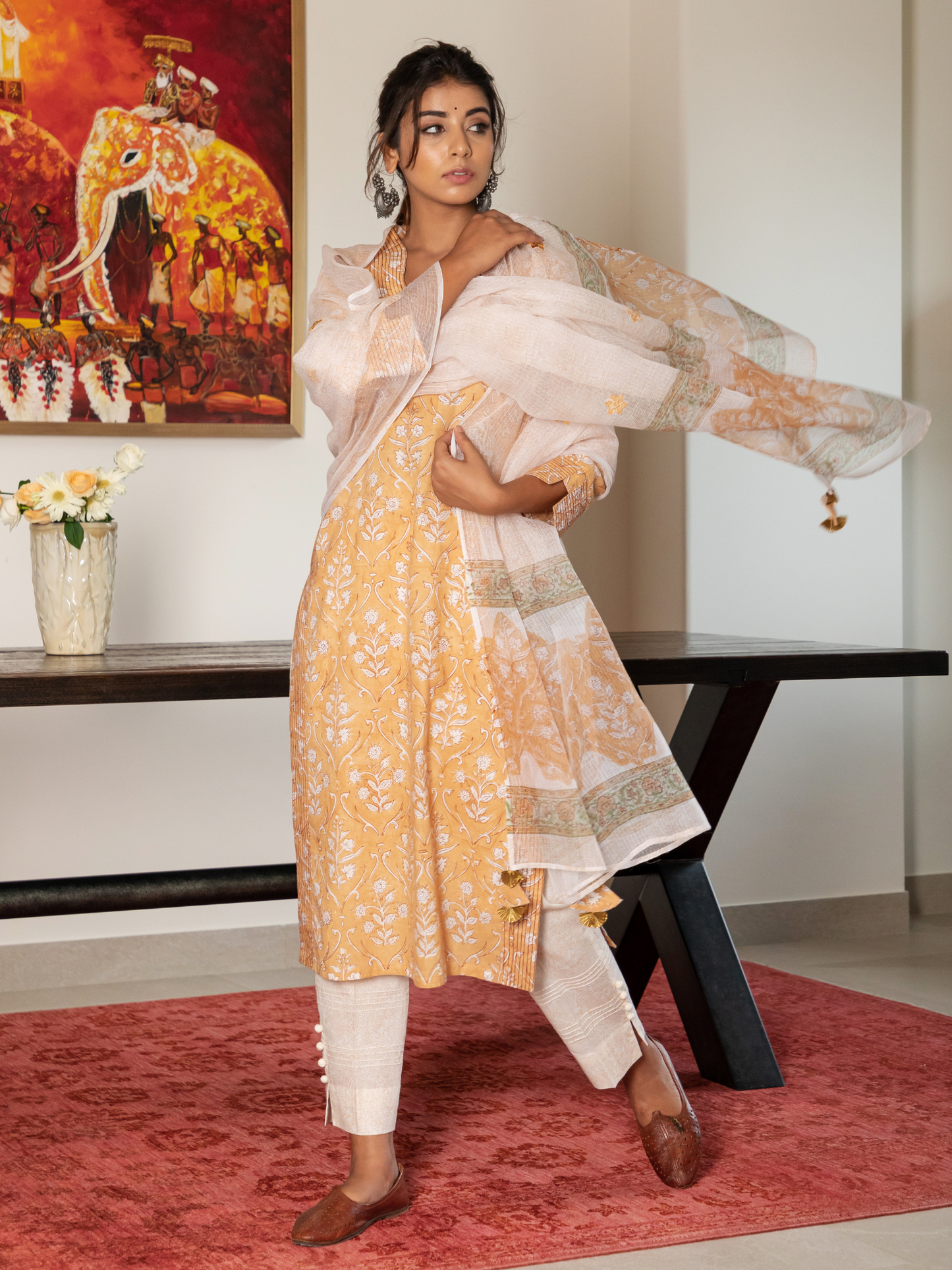 Sunheri Floral Jaal Kurta Set