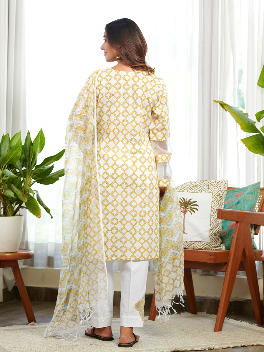 Kashish Mughal Jharokha Jaal Print Kurta Set