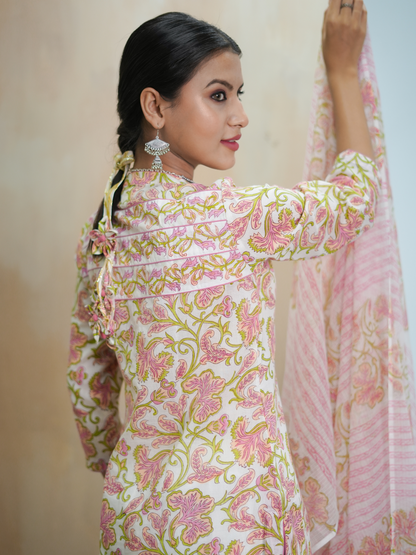 Nazneen Pink Floral Jaal Kurta Set