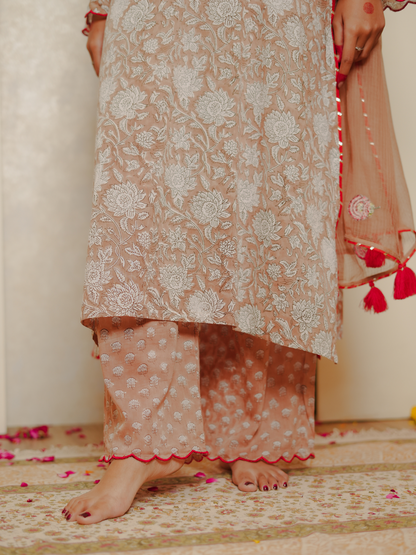 Khwab Embroidered Floral Buta Kurta Set