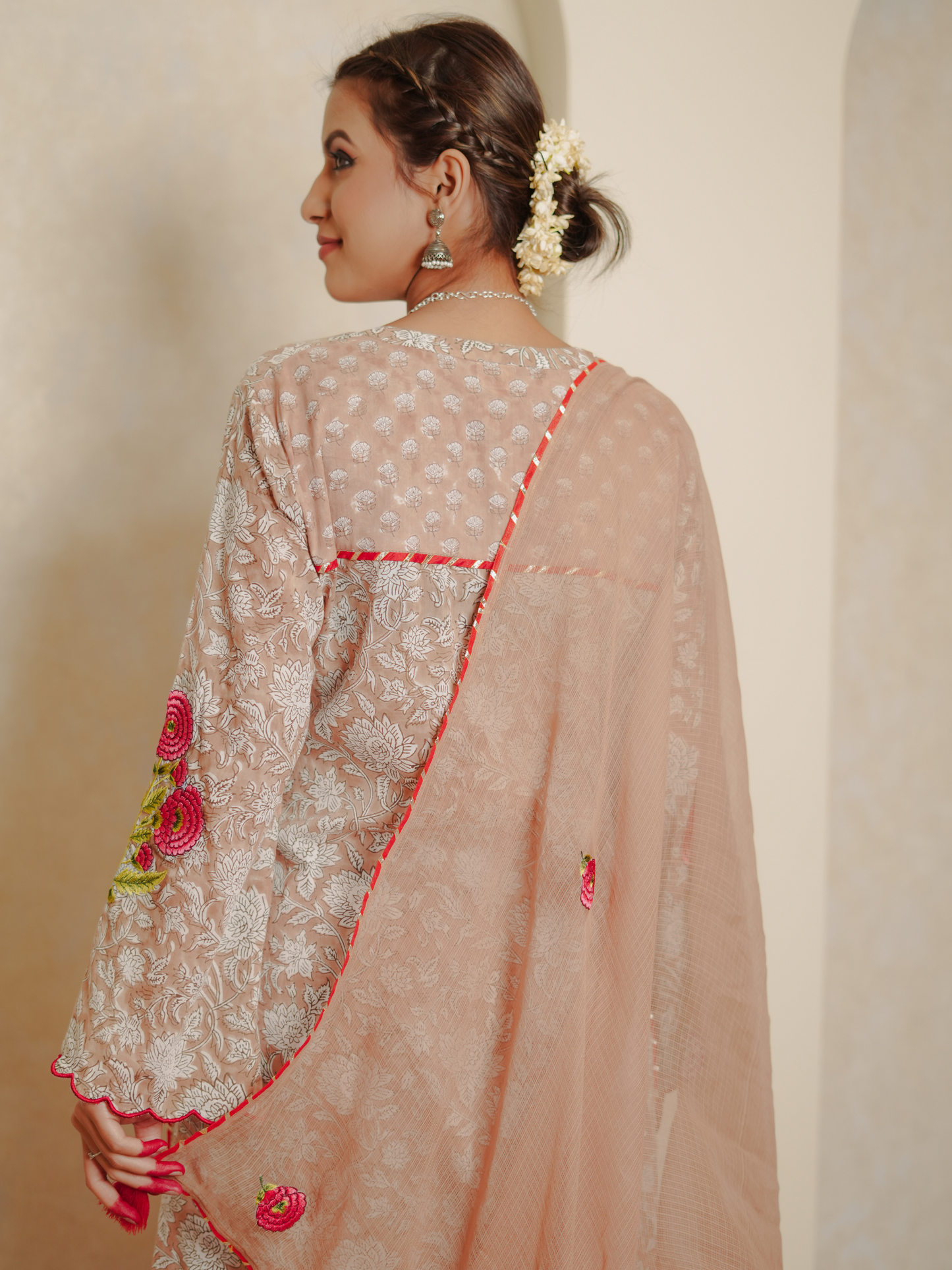 Khwab Embroidered Floral Buta Kurta Set