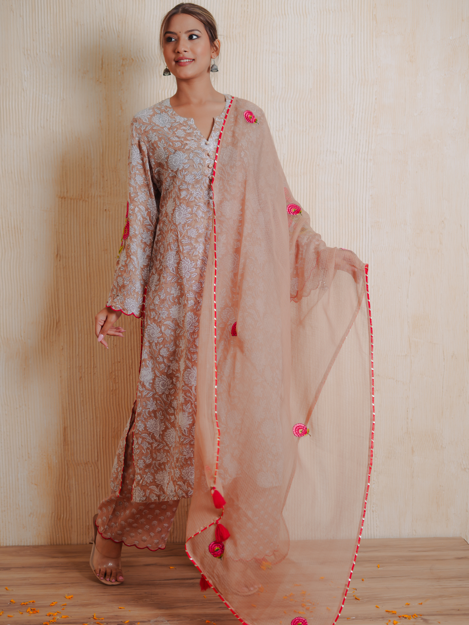 Khwab Embroidered Floral Buta Kurta Set