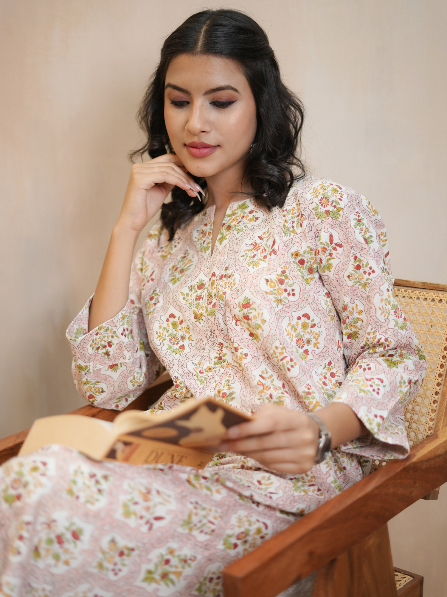 Antara Pink Mehrab Buti Kurta