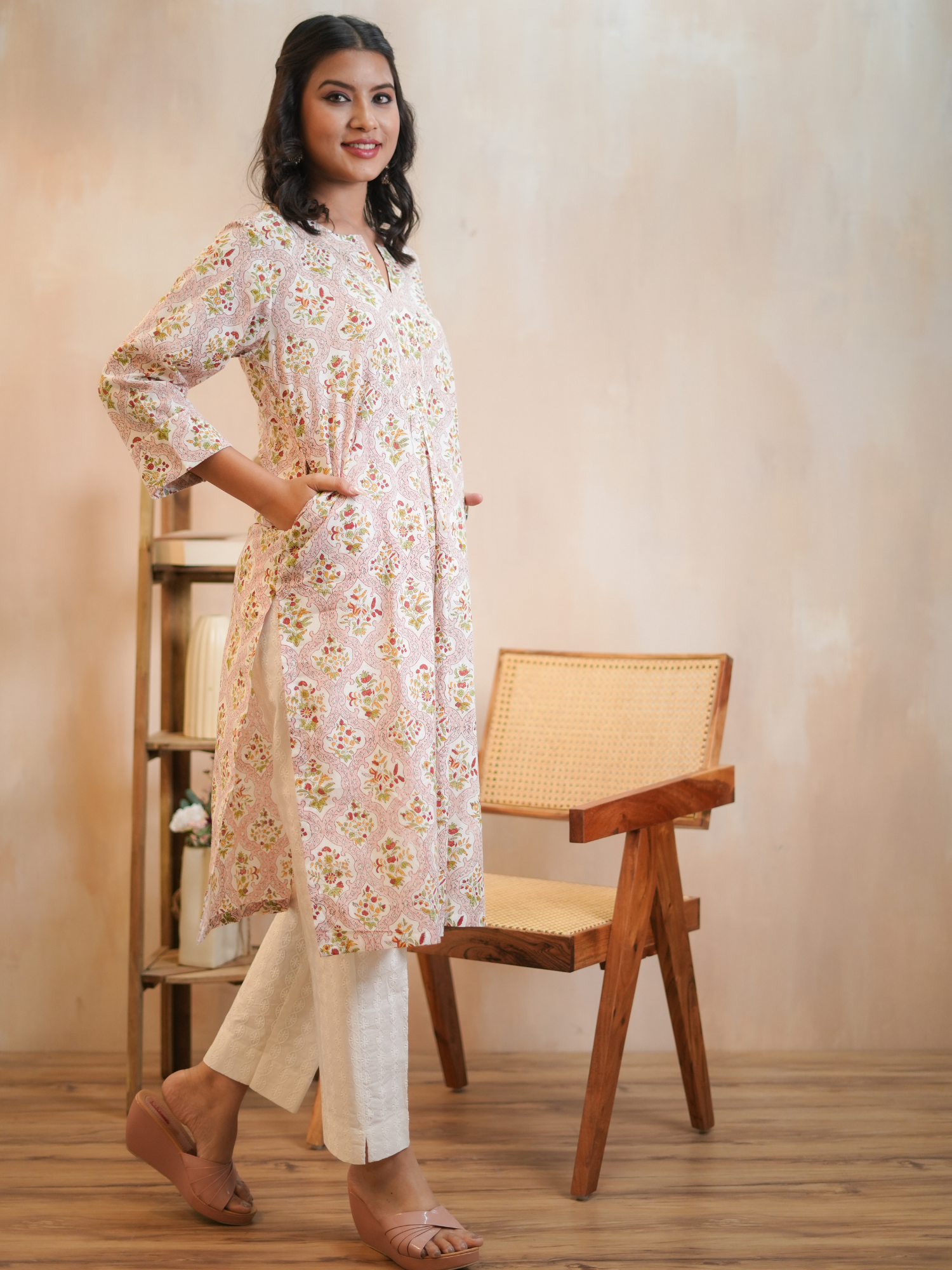 Antara Pink Mehrab Buti Kurta