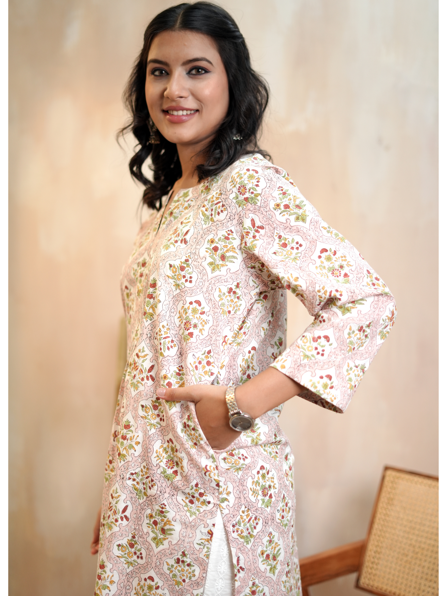 Antara Pink Mehrab Buti Kurta