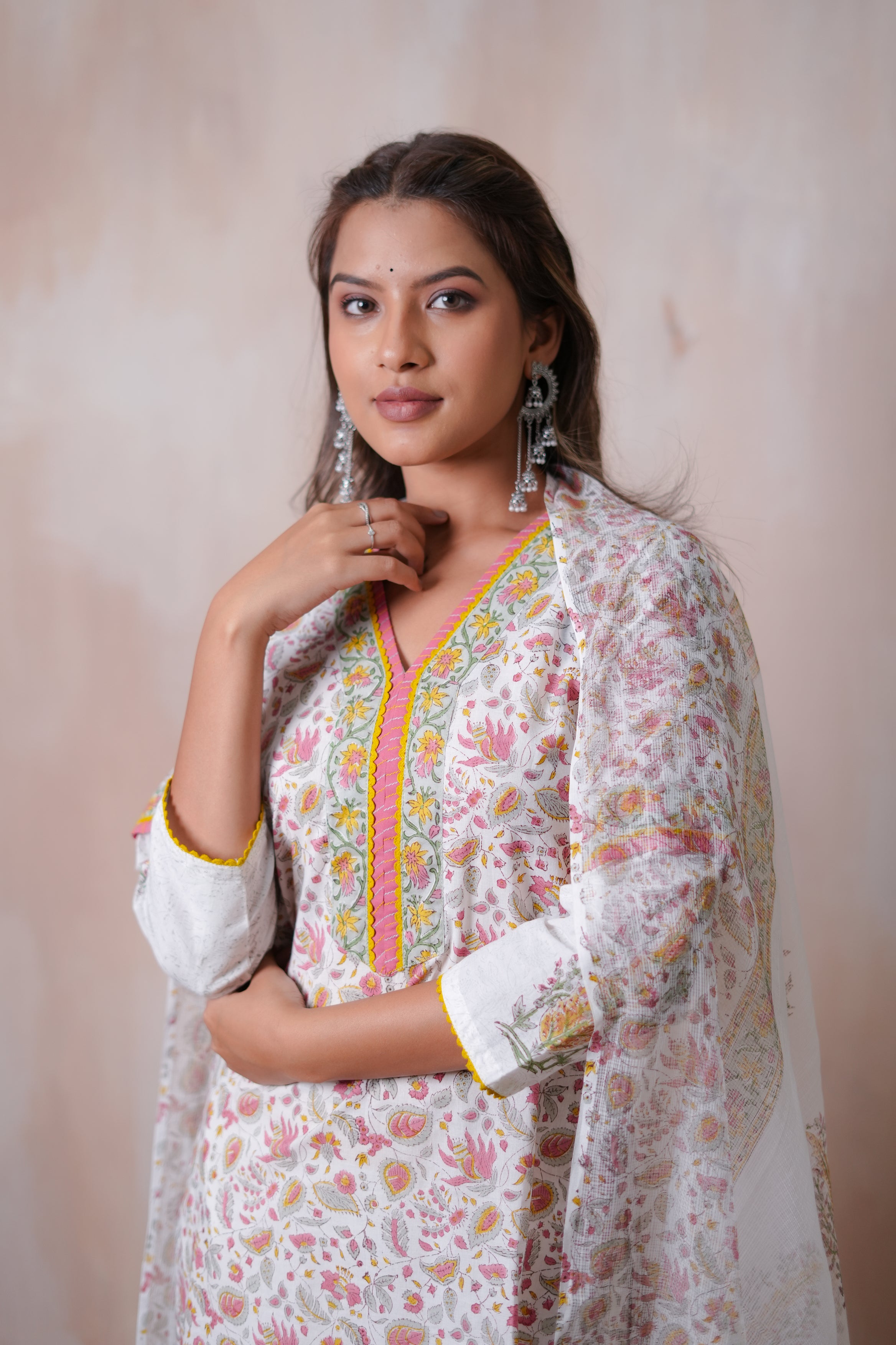 Kavya Pink Jaal Mughal Buta Sleeves Hand Block-Printed Cotton Kurta Set