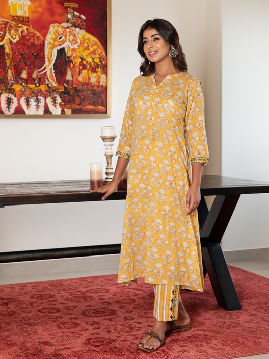 Yellow Dandelion Floral Print Kurta & Pant Set